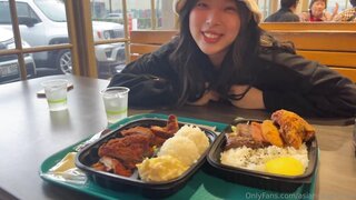 Elle Lee Hawaii Vlog Sex Tape Video Released