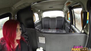 Roxi Keogh I bet you've never had a bit of class in this taxi